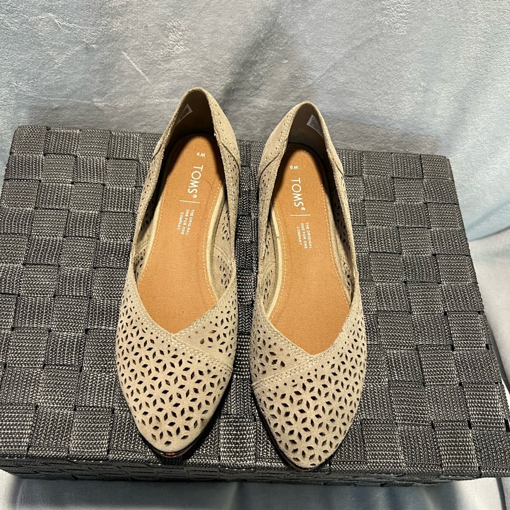 TOMS flats